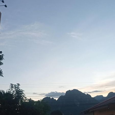 Inthavong Hotel/Guest House Vang Vieng Εξωτερικό φωτογραφία