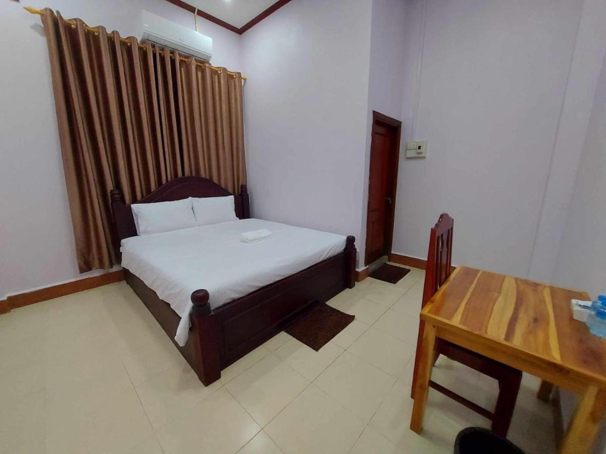 Inthavong Hotel/Guest House Vang Vieng Εξωτερικό φωτογραφία